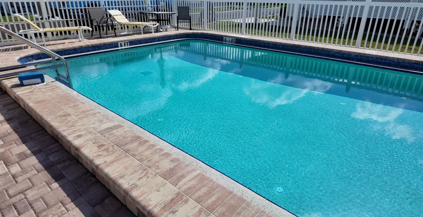 Professional weekly pool cleaning in South Gate, CA